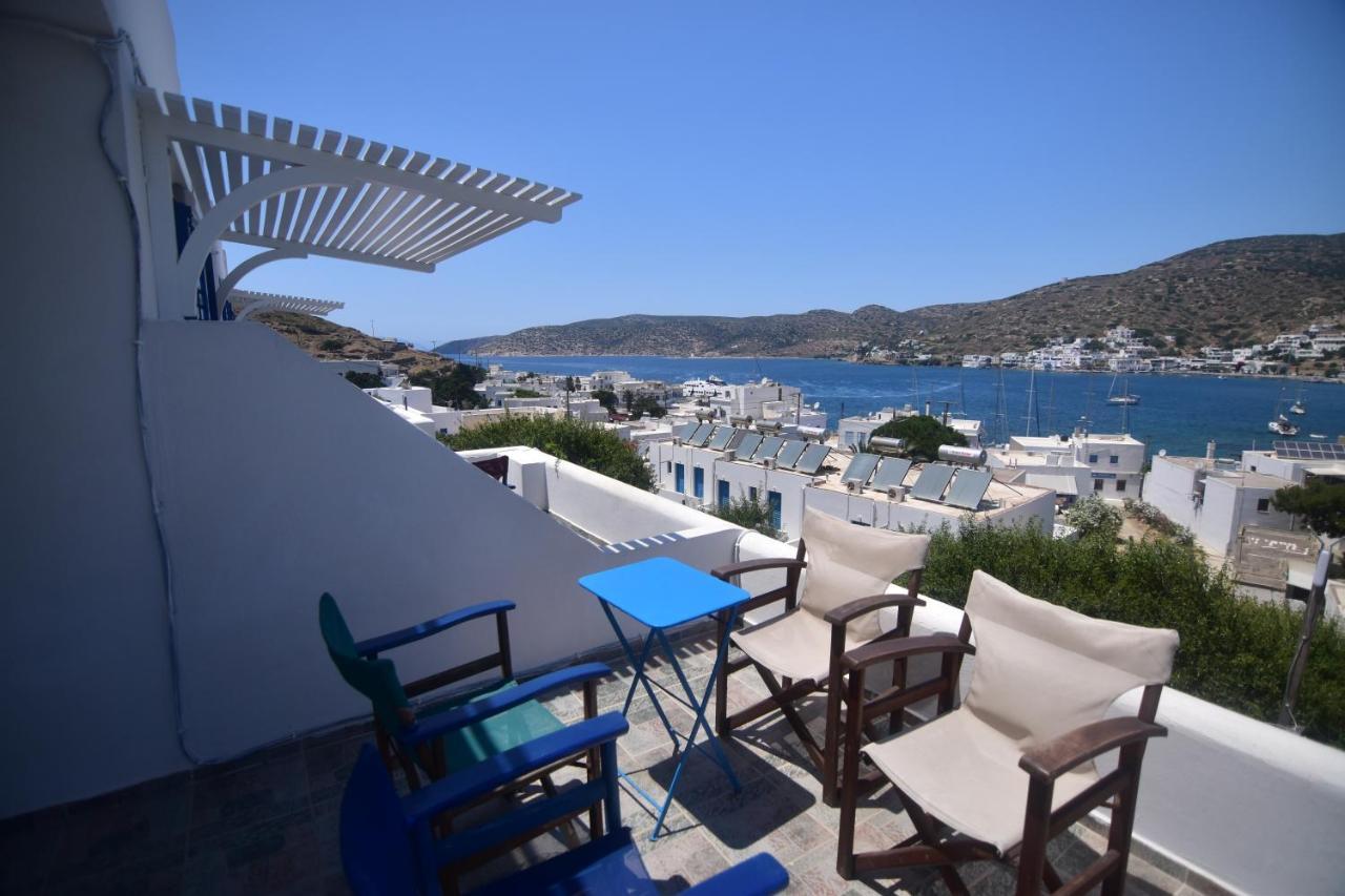 Pension The Big Blue Katapola Exterior photo