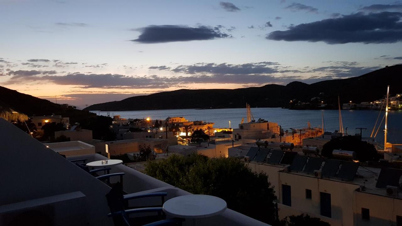 Pension The Big Blue Katapola Exterior photo